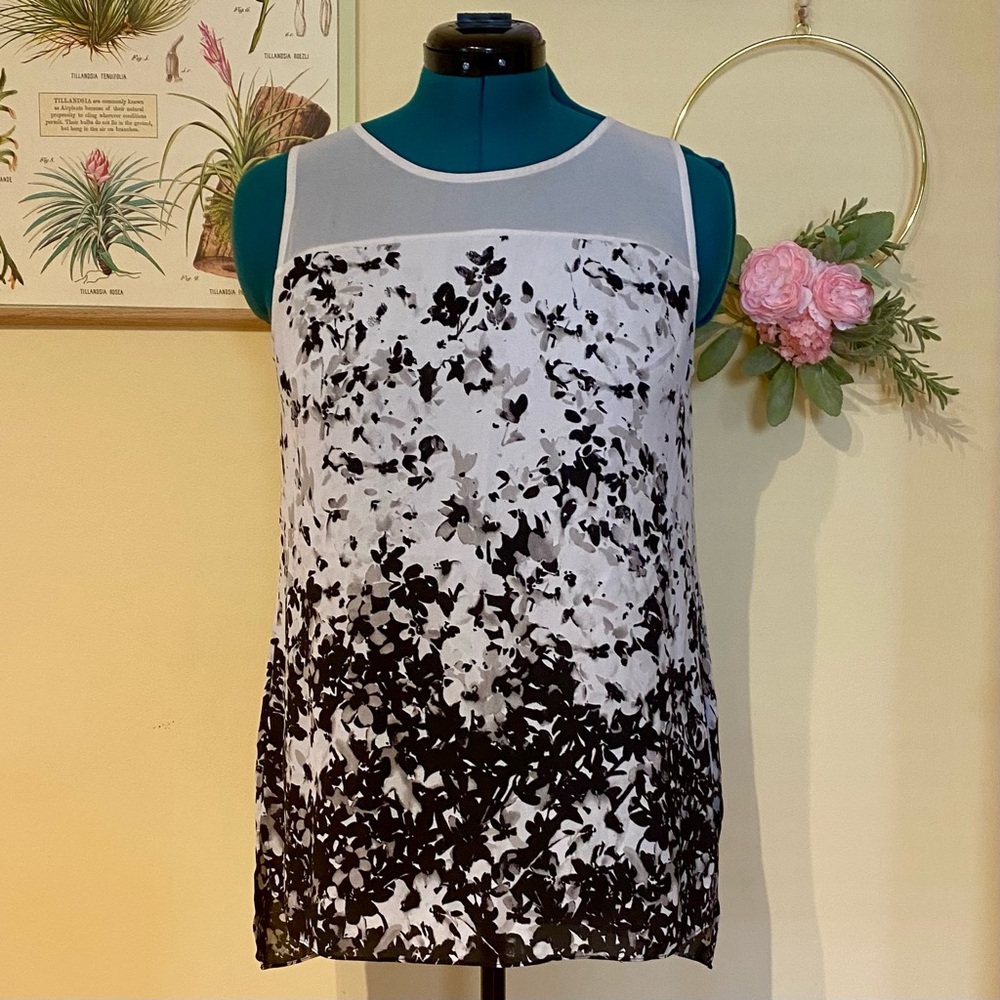 LAST CHANCE White House Black Market Black and White Sleeveless Boxy Tank Top